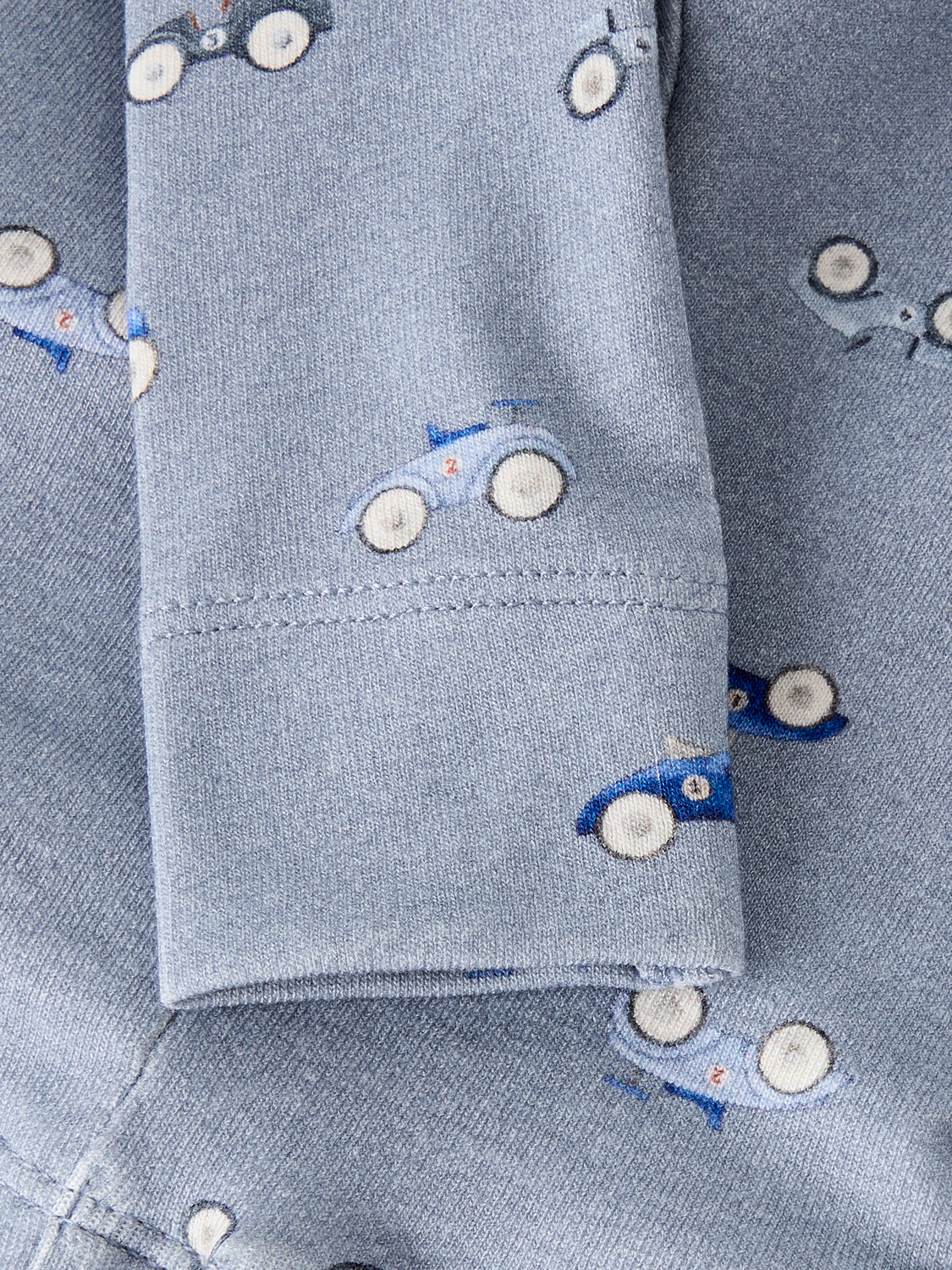 model_shot-front_full